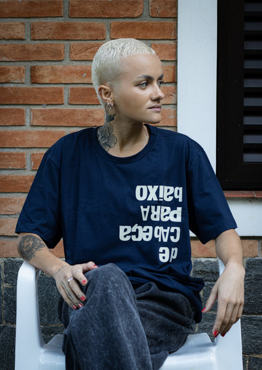 Camiseta Básica De Cabeça Para Baixo